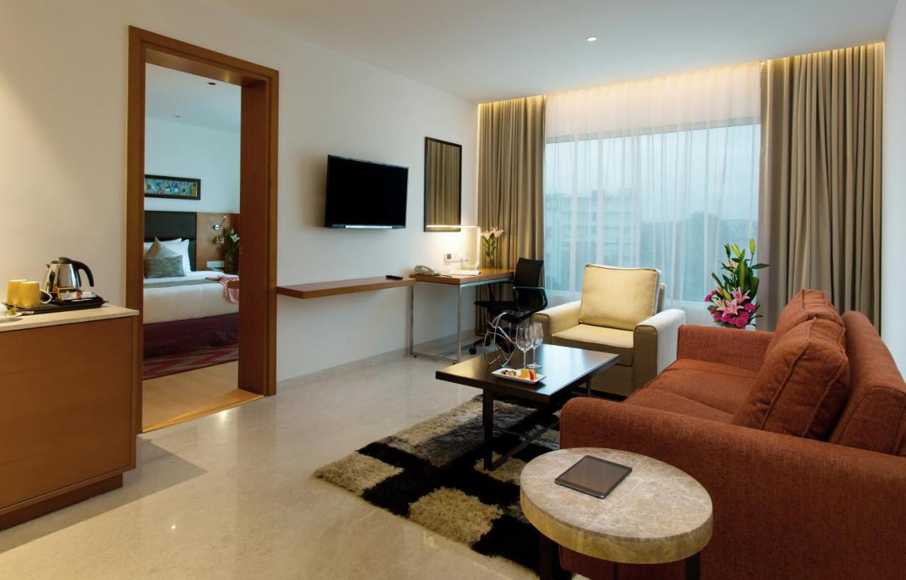 Mercure Hyderabad Kcp Banjara Hills, An Accor Hotel Екстер'єр фото Suite room at The Park, New Delhi