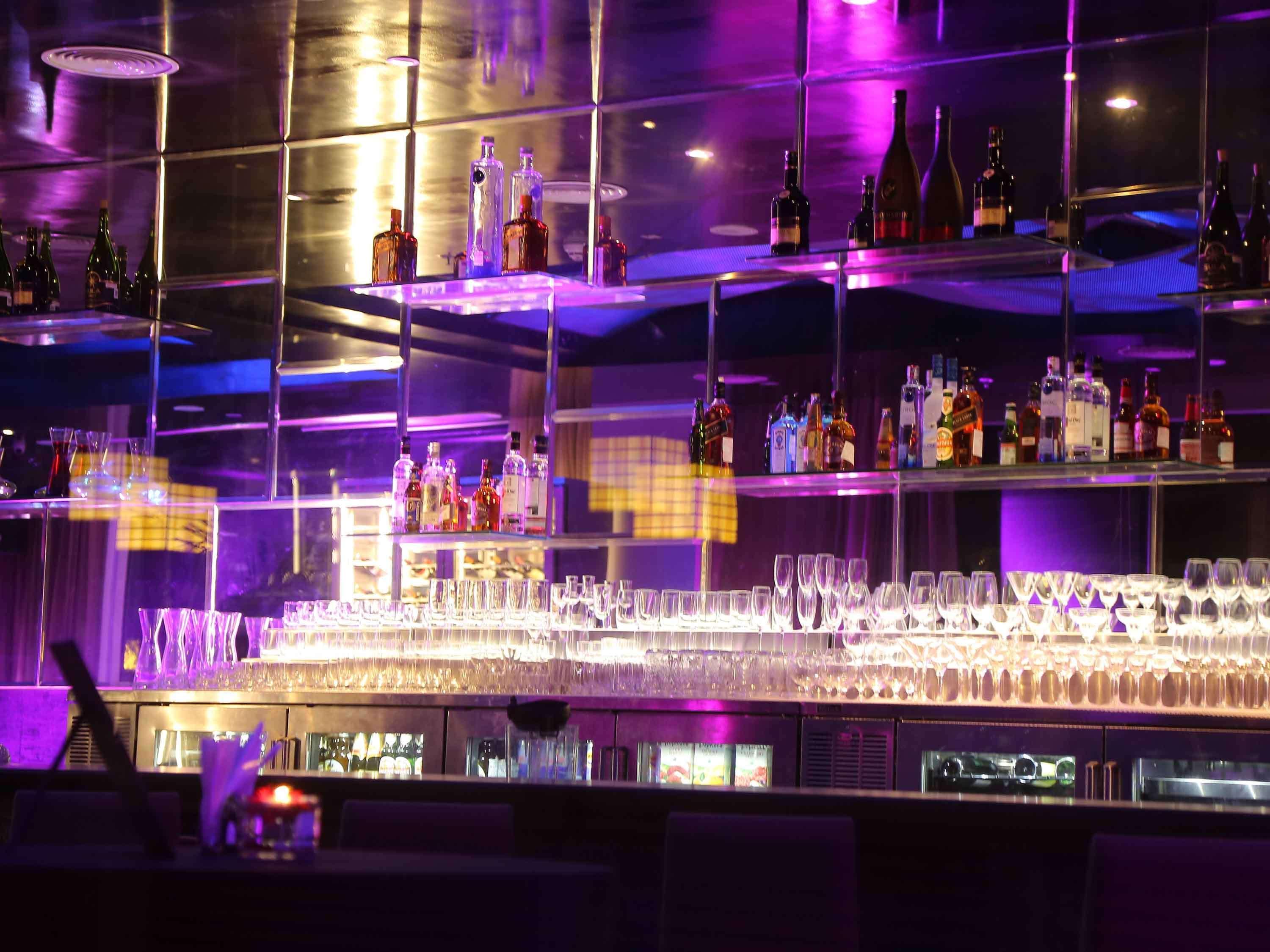 Mercure Hyderabad Kcp Banjara Hills, An Accor Hotel Екстер'єр фото The bar at the nightclub