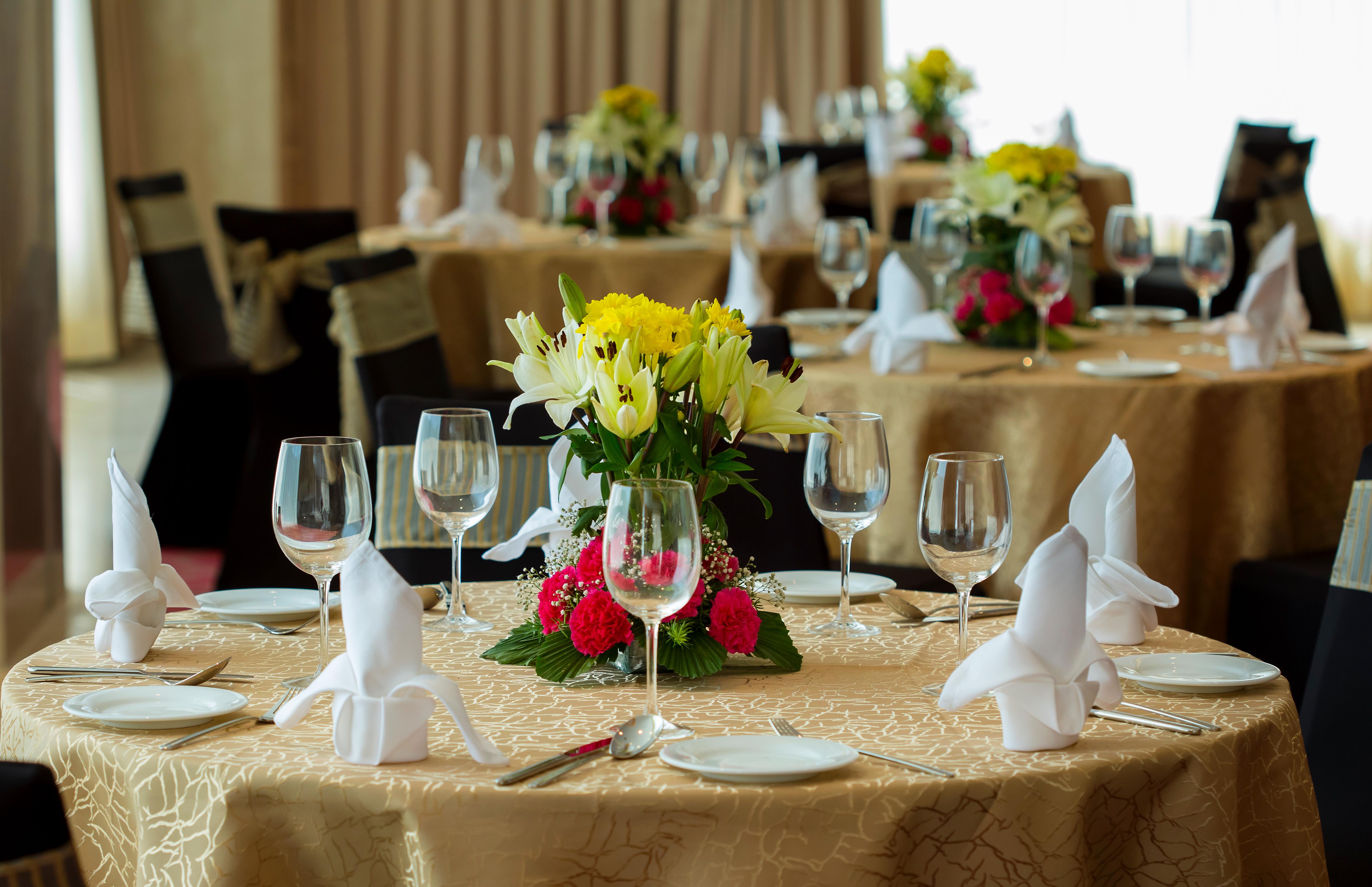 Mercure Hyderabad Kcp Banjara Hills, An Accor Hotel Екстер'єр фото A table set for a formal dinner