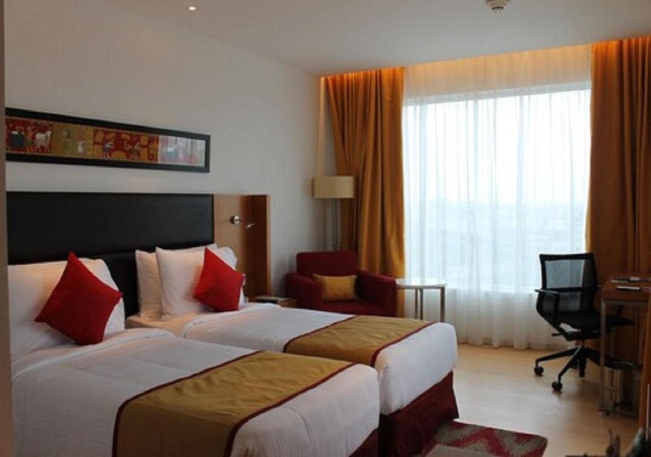 Mercure Hyderabad Kcp Banjara Hills, An Accor Hotel Екстер'єр фото